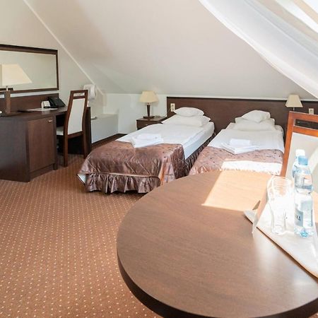 Hotel Pod Filarami Czeladź Exteriör bild