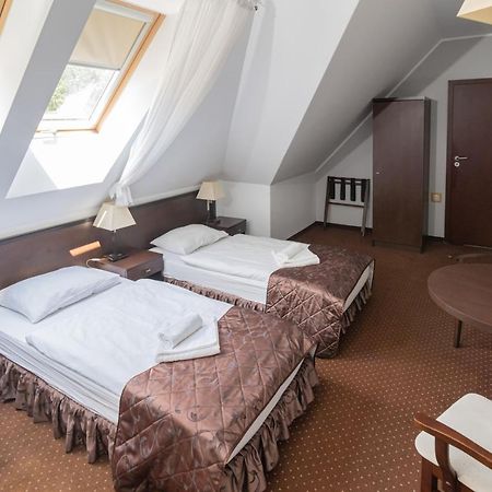 Hotel Pod Filarami Czeladź Exteriör bild